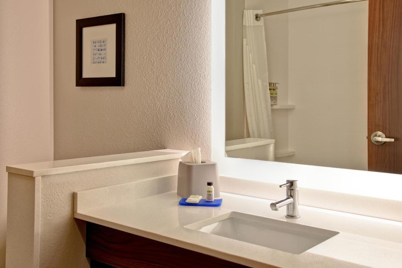 Holiday Inn Express & Suites - Ottawa By Ihg المظهر الخارجي الصورة
