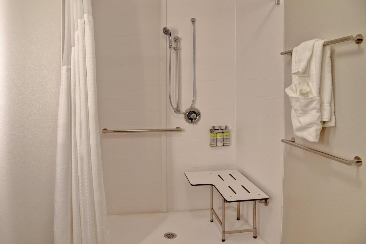 Holiday Inn Express & Suites - Ottawa By Ihg المظهر الخارجي الصورة